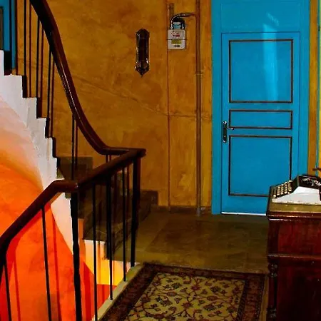Old Esma Hostel *